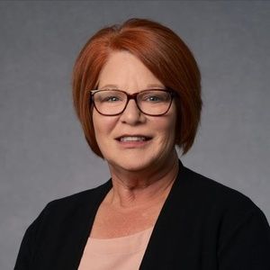 Meet your Posher, Lynette